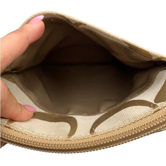 COACH Beige and Cream Canvas Signature Crossbody - Picture 5 of 9